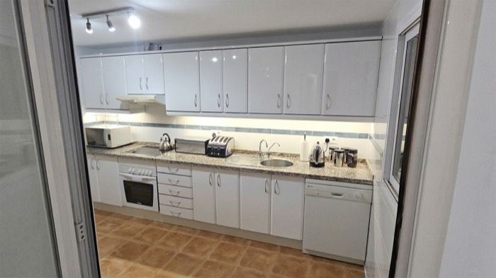 Kitchen renovation in Benalmadena by Legacy Construction